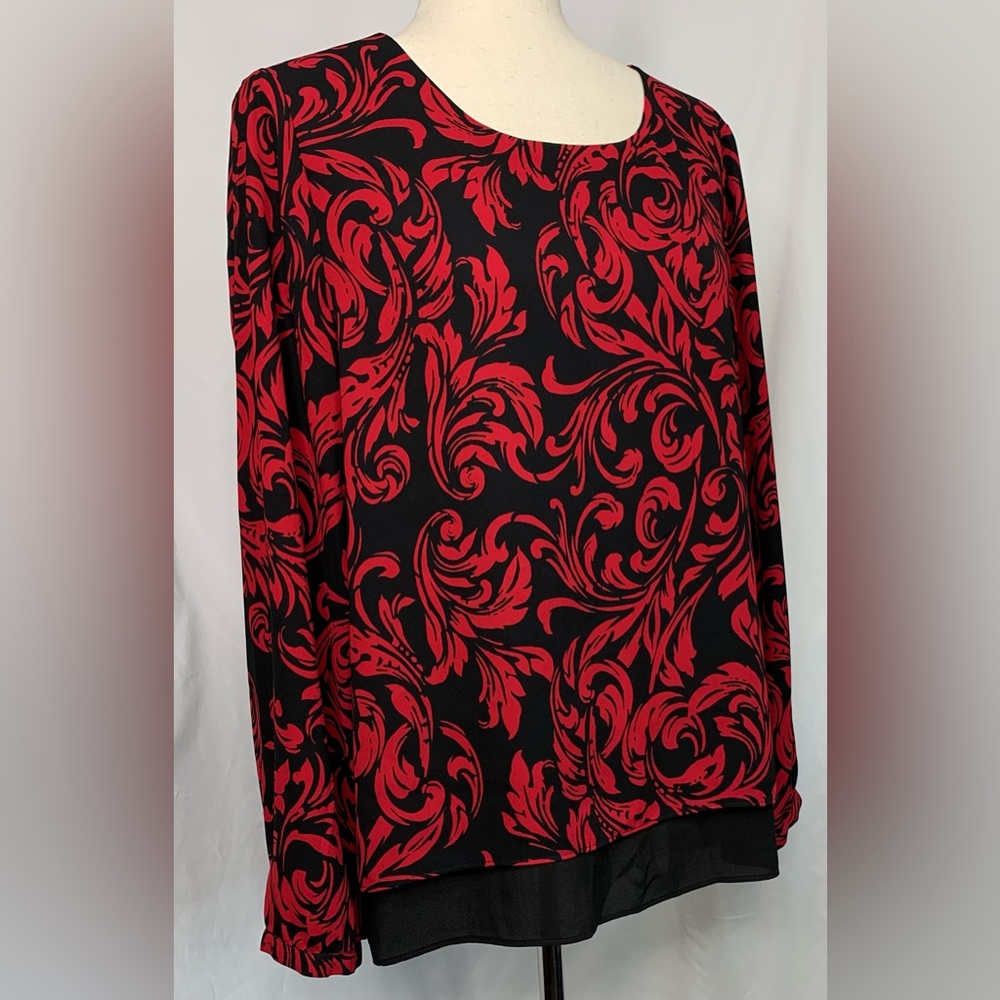 3/$30 Chicos Women's Size 1 Blouse Red Black High Low Lined Dressy  Floral Top - Picture 2 of 13
